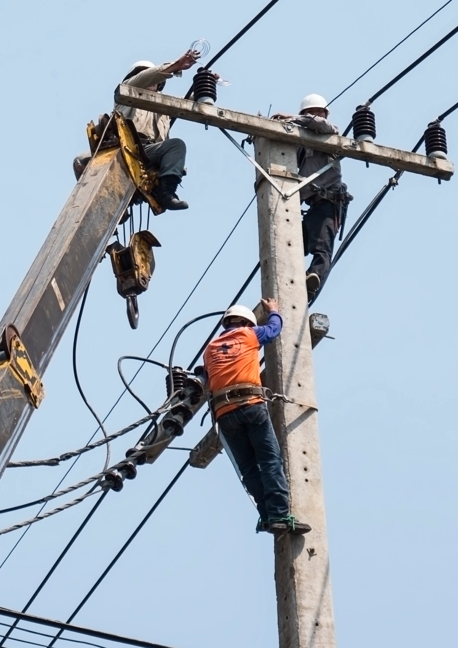 Pylône électrique haute tension — réseau HTA/BT